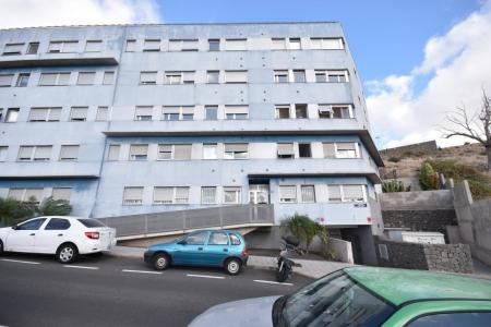 Piso VPO de tres dormitorios y plaza de garaje en Ciudad del Campo, 110 mt2, 3 habitaciones