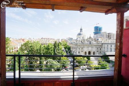 Ático con terraza a la Plaza de las Salesas, 118 mt2, 1 habitaciones