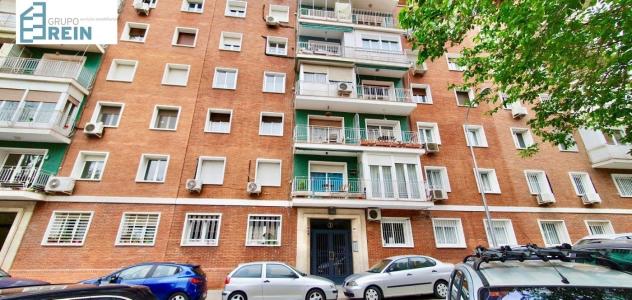 Piso en venta en CALLE BOLONIA, MADRID, 108 mt2, 4 habitaciones
