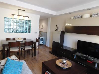 Se vende piso totalmente reformado en La Luz, Malaga., 76 mt2, 2 habitaciones