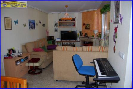 Se vende piso en Orihuela, zona La Aparecida, 3 dormitorios con garaje., 90 mt2, 3 habitaciones