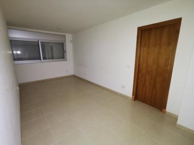 Piso seminuevo con parking incluido, 79 mt2, 2 habitaciones