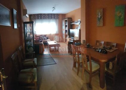 SE VENDE PISO AMUEBLADO CON COCHERA INDIVIDUAL EN POZOHONDO- ALBACETE, 150 mt2, 3 habitaciones