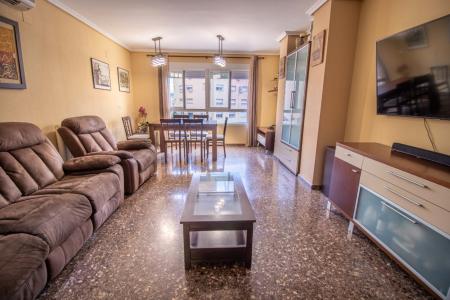 Se vende piso en el Puerto de Sagunto en pleno centro de la ciudad., 105 mt2, 3 habitaciones