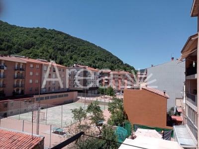 Piso de 2-3 habitaciones en Ripoll (Girona), 78 mt2, 3 habitaciones