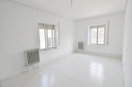 Urbis te ofrece un piso en venta en zona La Glorieta-Ciudad Jardín, Salamanca., 109 mt2, 4 habitaciones