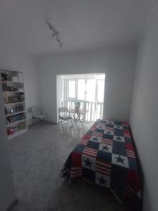 PISO DE TRES DORMITORIOS EN EL CENTRO, 80 mt2, 3 habitaciones