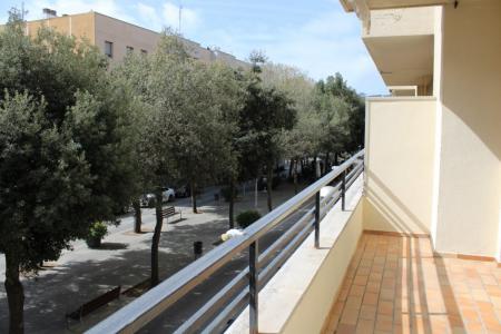 Amplio y luminoso piso situado en la Rambla Generalitat., 112 mt2, 4 habitaciones