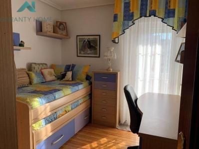Se vende piso en Santoña, 70 mt2, 3 habitaciones
