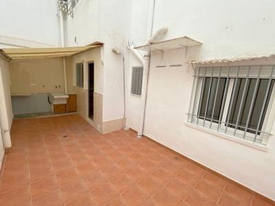 Venta de piso con tres habitaciones, terraza y ascensor en zona de Tavernes (Valencia), 85 mt2, 3 habitaciones