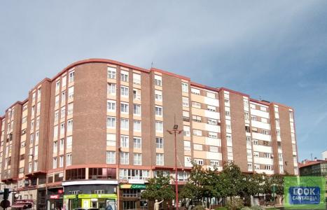 Amplio piso en el centro de Torrelavega, 131 mt2, 5 habitaciones