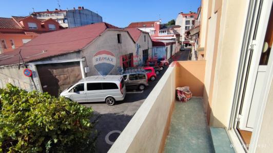 Piso en Venta en Calle Riveiro, Vigo, 66 mt2, 2 habitaciones