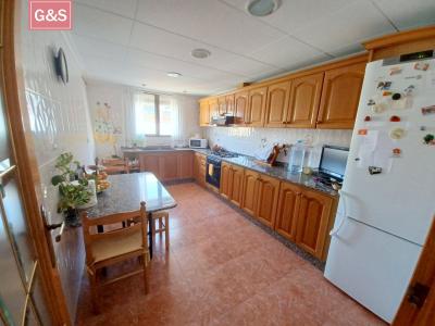 Vivienda en venta en Xirivella, 138 mt2, 4 habitaciones