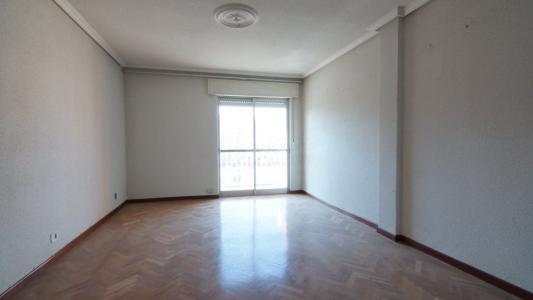 Piso en venta de 3 dormitorios, con ascensor, garaje y trastero, en Candelaria (Zamora)., 96 mt2, 3 habitaciones