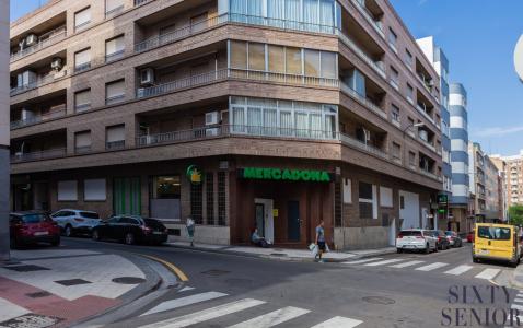 Vivienda de tres dormitorios con ascensor junto a Avenida de Goya, 90 mt2, 3 habitaciones