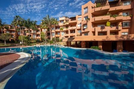 Piso en venta en El Oasis de Marbella, 139 mt2, 3 habitaciones