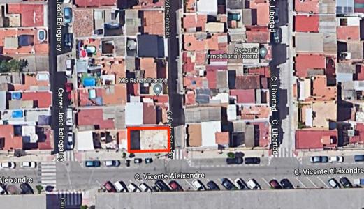 Terreno urbano esquinero en Calle Padre Salvador, Barrio del Cristo