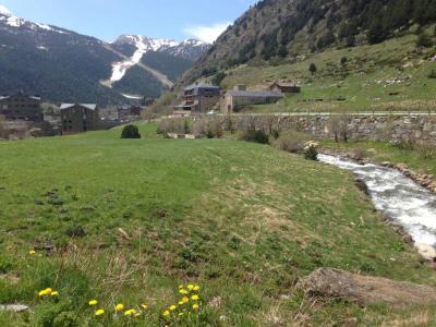 Terreno rural soleado con excelentes vistas a la naturaleza