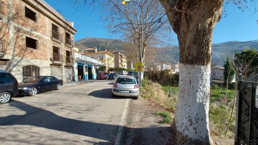 Parcela en Lanjarón en la calle principal del pueblo - Con gran fachada a calle principal