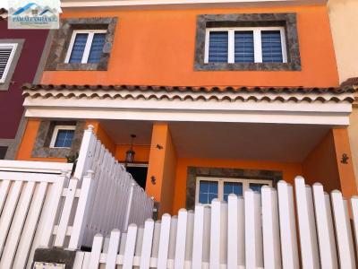 Chalet adosado en venta en Famara, 15, 190 mt2, 3 habitaciones