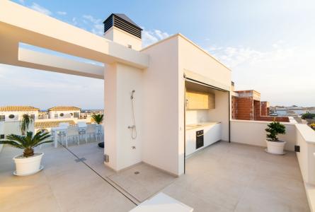 VILLA DE 4 DORMITORIOS 3 BAÑOS, PISCINA, EN ORIHUELA COSTA, 150 mt2, 4 habitaciones