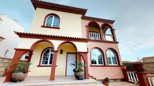 Espectacular villa en Adeje - Los Olivos - 4 dormitorios, 395 mt2, 4 habitaciones