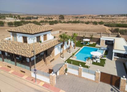 Villa llave en mano de 4 dormitorios con sótano y zona chill out en Avileses, Murcia, 4 habitaciones