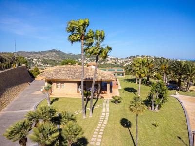 Magnífica villa a la venta en Calpe, con bonitas vistas al mar., 625 mt2, 5 habitaciones