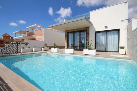 Luxury villas located in the exclusive beach of Campoamor, one of the most prestigious of Orihuela C, 100 mt2, 2 habitaciones