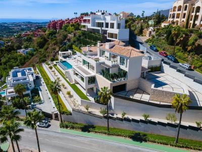 Villa contemporánea de 6 dormitorios a estrenar, vistas panorámicas al mar, La Quinta Golf, 948 mt2, 6 habitaciones