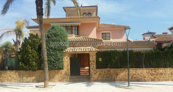 Chalet individual en venta en la mejor zona de Los Narejos (Murcia)., 218 mt2, 5 habitaciones