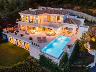 Impresionante villa de obra nueva a los pies de Sierra Blanca en Marbella, 641 mt2, 7 habitaciones