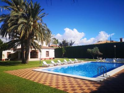 Villa de Lujo estilo Mediterráneo de gran tamaño y con piscina, 668 mt2, 9 habitaciones