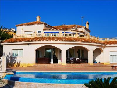 Villa mediterránea con exclusivas vistas al mar, 441 mt2, 5 habitaciones