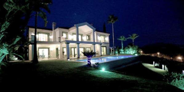 5 room villa  for sale in Estepona, Spain for 0  - listing #875227