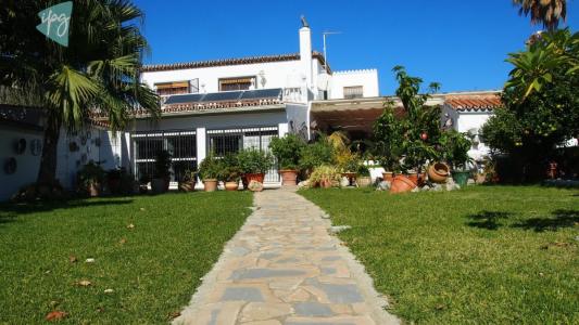 5 room villa  for sale in Estepona, Spain for 0  - listing #930909, 280 mt2