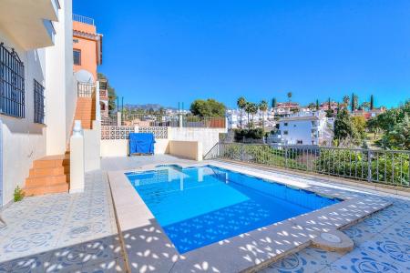 Preciosa villa espaciosa con piscina privada, 228 mt2, 8 habitaciones