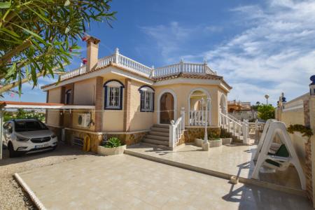 Villa con piscina privada en Monte y Mar Bajo, 355 mt2, 3 habitaciones