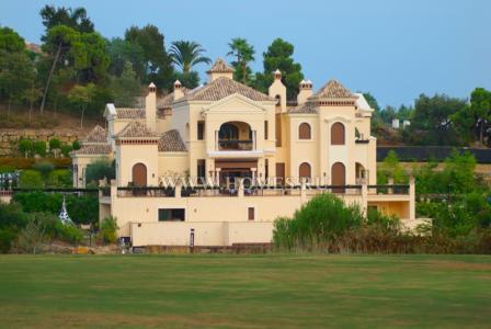 9 room villa  for sale in Malaga, Spain for 0  - listing #276072, 2300 mt2