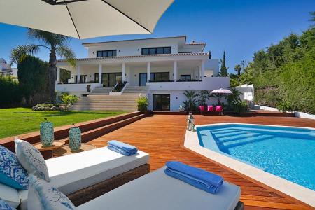 Totalmente nueva villa en Marbella con vistas a montañas y golf, 672 mt2, 6 habitaciones