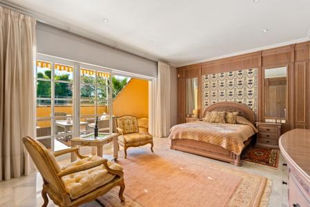 Villa maravillosa en Guadalmina Baja a 950m de la playa, 500 mt2, 5 habitaciones