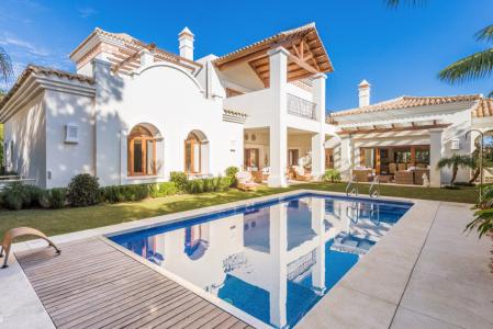 Villa de estilo andaluz en plena Milla de Oro, Marbella, 630 mt2, 6 habitaciones