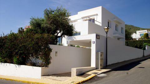 Edificio de oficinas para convertir en una villa de lujo en Mojácar Playa, 350 mt2, 4 habitaciones