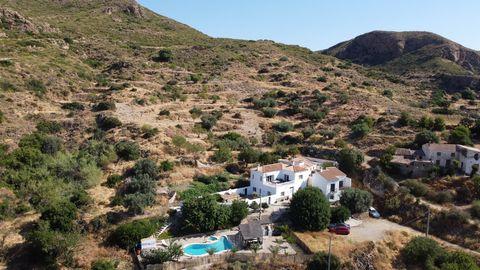 Encantadora finca en las colinas de Bedar con segunda casa y piscina, 333 mt2, 5 habitaciones