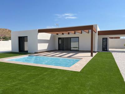 Villa de obra nueva de 2 y 3 dormotorios en Parcelas de 880m² en Río Park, Mutxamel (Alicante)., 142 mt2, 2 habitaciones