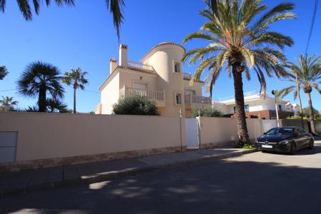 Villa a 300 metros de la playa en Cabo Roig, 260 mt2, 4 habitaciones