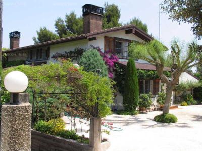 4 room villa  for sale in Paterna, Spain for 0  - listing #289561, 500 mt2