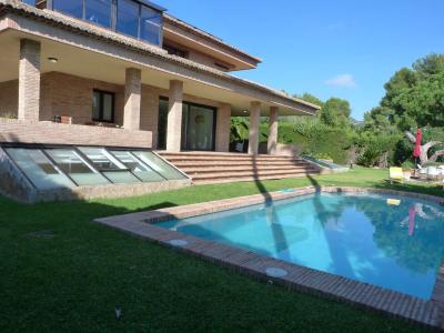 4 room villa  for sale in Pucol, Spain for 0  - listing #196359, 554 mt2