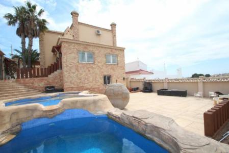 Villa con sauna y piscina privada en El Galán, 280 mt2, 4 habitaciones