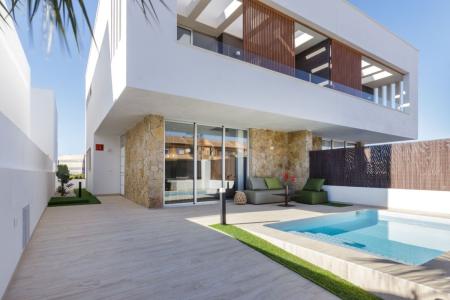 Nueva villa 3 dormitorios, 3 baños, piscina privada. San Pedro del Pinatar, 165 mt2, 3 habitaciones